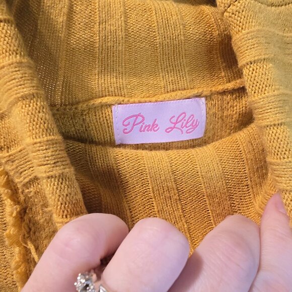Pink Lilly Sweater Mustard Yellow Super Soft Size Small Distressed Oversized - Picture 3 of 9